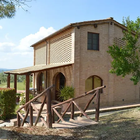 Leonina Pousada Siena